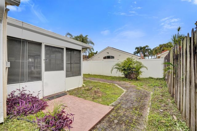 4966 SW 33rd Terrace, Hollywood, FL 33312