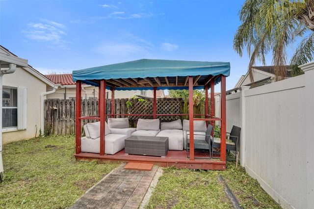 4966 SW 33rd Terrace, Hollywood, FL 33312