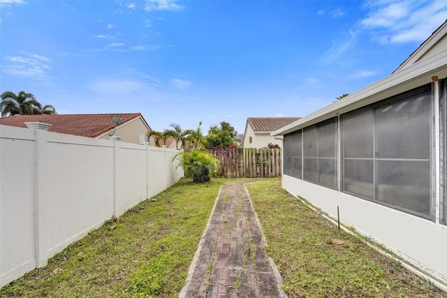 4966 SW 33rd Terrace, Hollywood, FL 33312