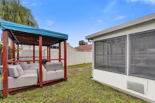 4966 SW 33rd Terrace, Hollywood, FL 33312