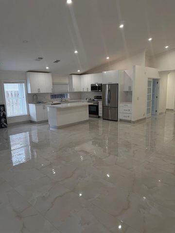 4966 SW 33rd Terrace, Hollywood, FL 33312