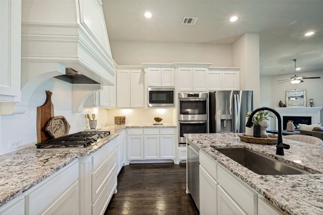 2817 Links, The Colony, TX 75056