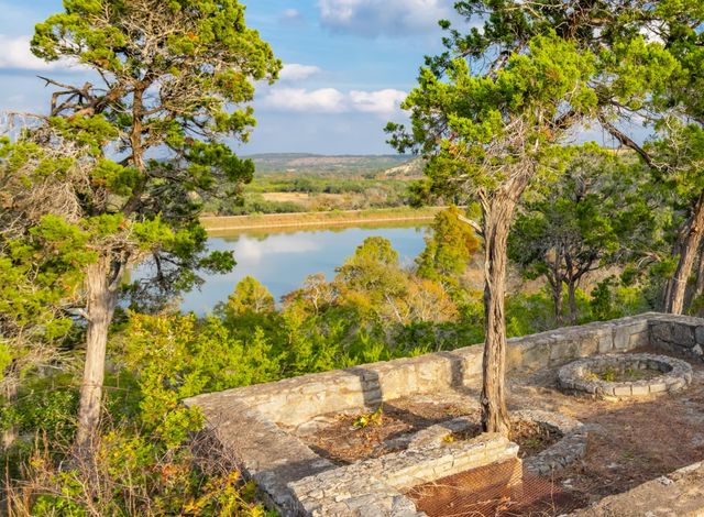 518 Curly H Ranch RD, Dripping Springs, TX 78620