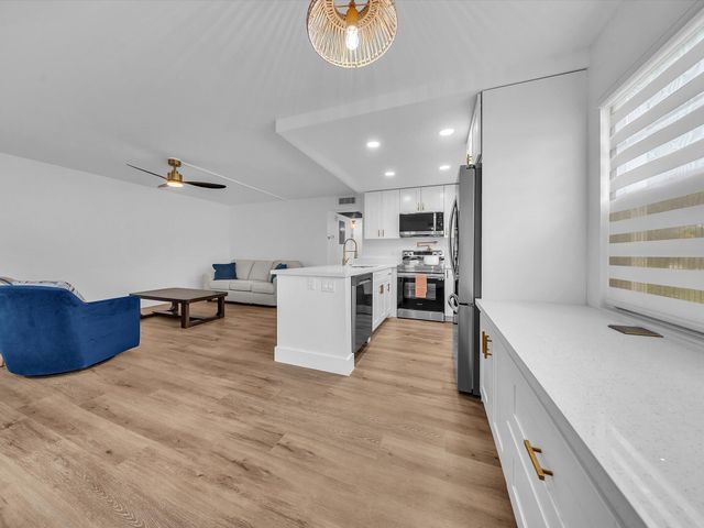 21 PRESCOTT B, Deerfield Beach, FL 33442