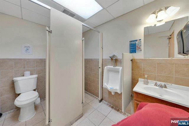 450 Hamburg Turnpike, Wayne, NJ 07470