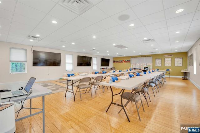 450 Hamburg Turnpike, Wayne, NJ 07470