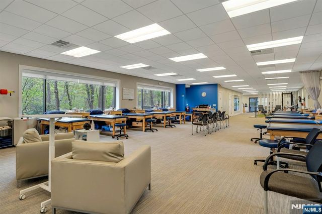 450 Hamburg Turnpike, Wayne, NJ 07470
