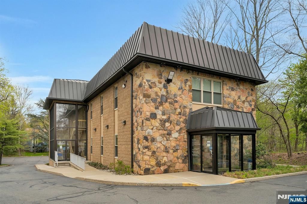 450 Hamburg Turnpike, Wayne, NJ 07470