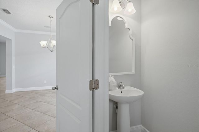 6023 W TOWN CENTER BOULEVARD, Orlando, FL 32837