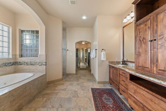 733 Dawn VW, Dripping Springs, TX 78620