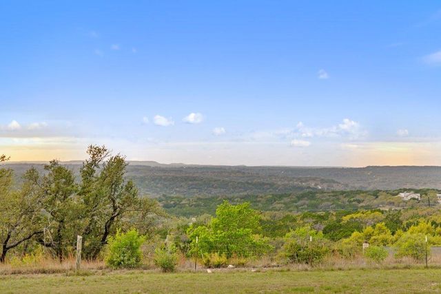 733 Dawn VW, Dripping Springs, TX 78620