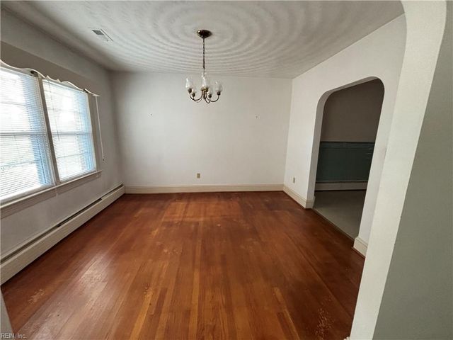 208 Country Club RD, Franklin, VA 23851