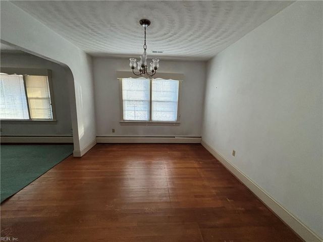 208 Country Club RD, Franklin, VA 23851