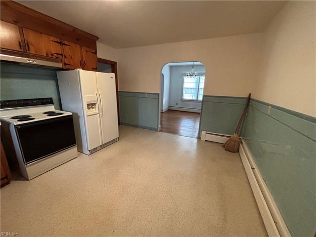 208 Country Club RD, Franklin, VA 23851