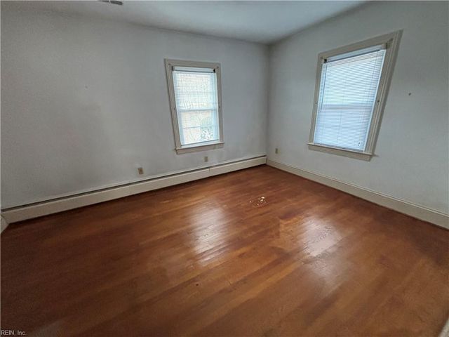 208 Country Club RD, Franklin, VA 23851