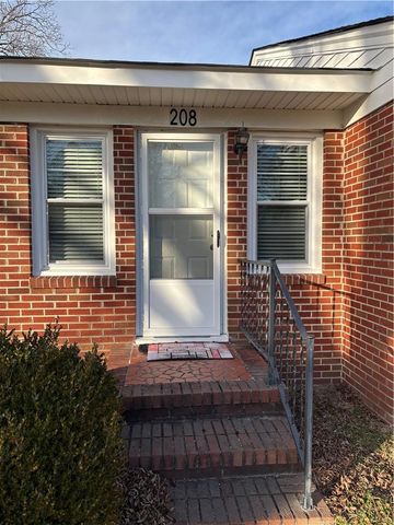 208 Country Club RD, Franklin, VA 23851