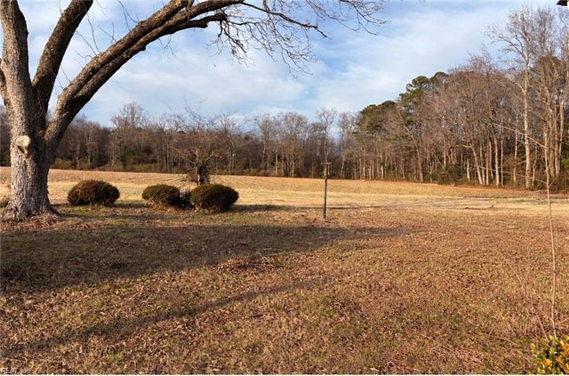 208 Country Club RD, Franklin, VA 23851