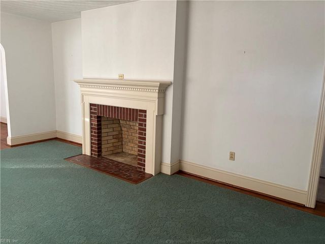 208 Country Club RD, Franklin, VA 23851