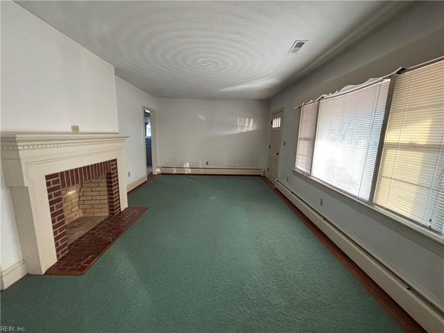 208 Country Club RD, Franklin, VA 23851