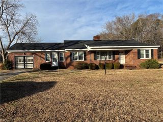 208 Country Club RD, Franklin, VA 23851