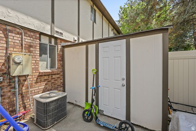 7445 S RICH WAY, Cottonwood Heights, UT 84121