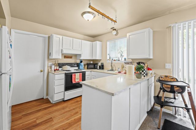 7445 S RICH WAY, Cottonwood Heights, UT 84121