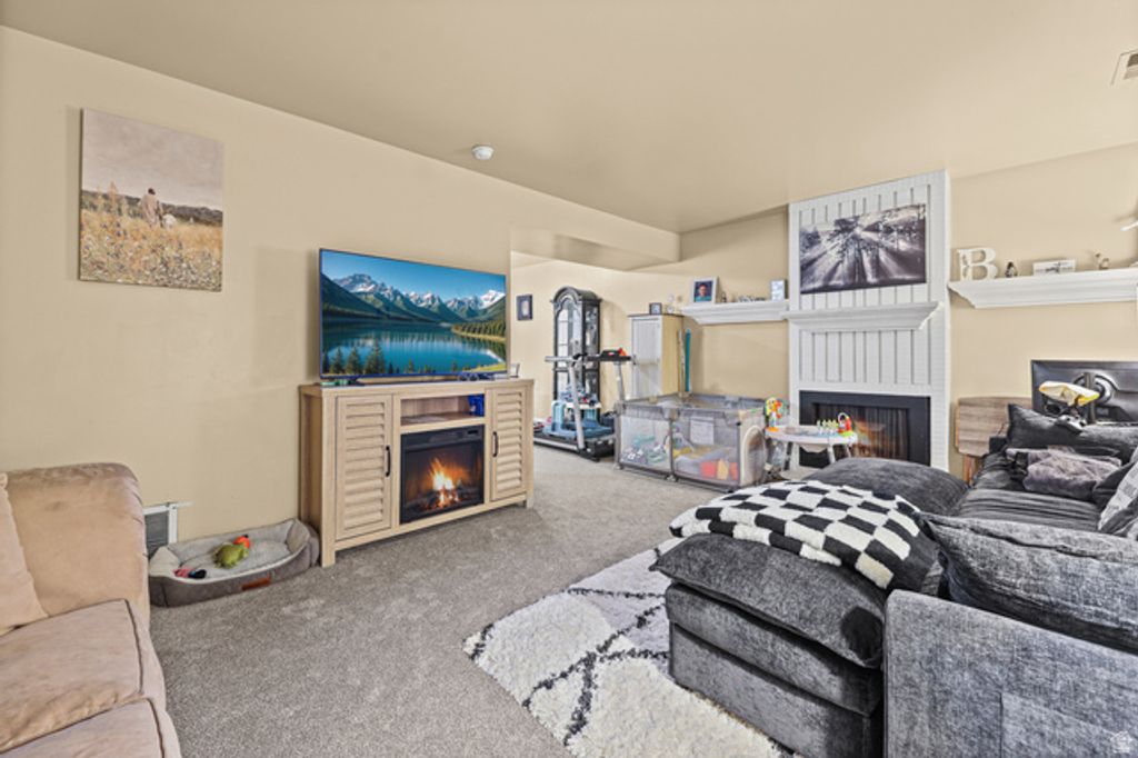 Image 2 of property listing at 7445 S RICH WAY, Cottonwood Heights, UT 84121