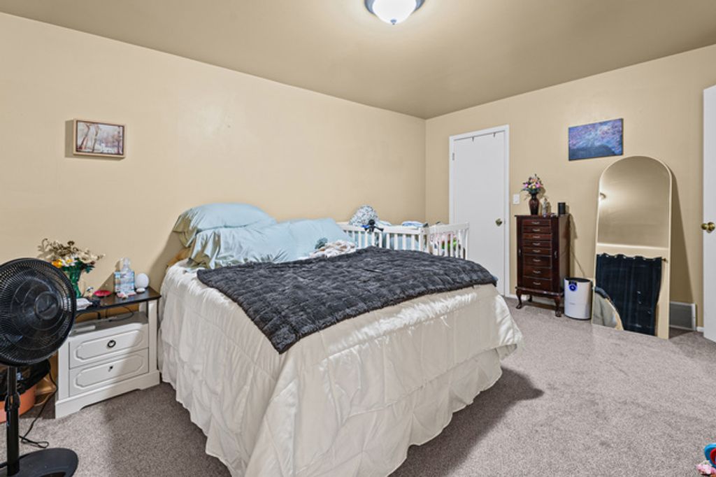 Image 14 of property listing at 7445 S RICH WAY, Cottonwood Heights, UT 84121