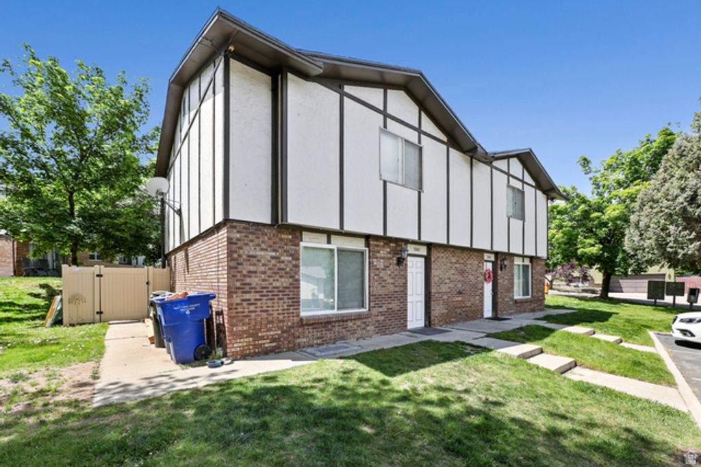 Image 25 of property listing at 7445 S RICH WAY, Cottonwood Heights, UT 84121