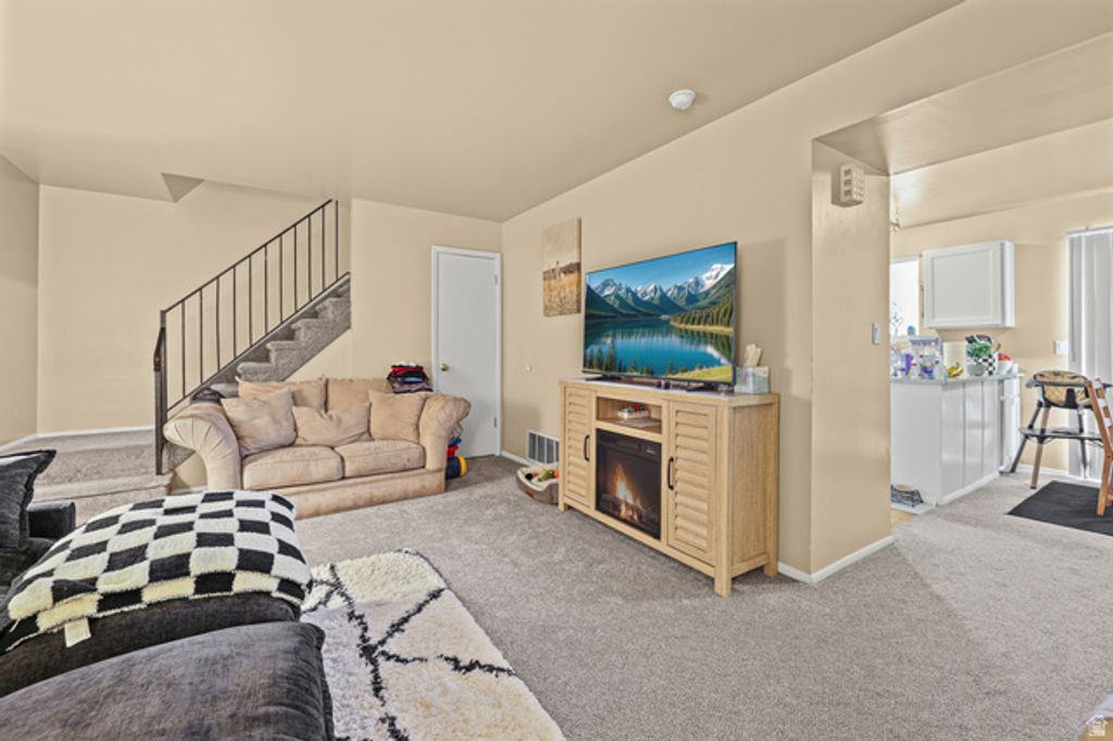Image 4 of property listing at 7445 S RICH WAY, Cottonwood Heights, UT 84121