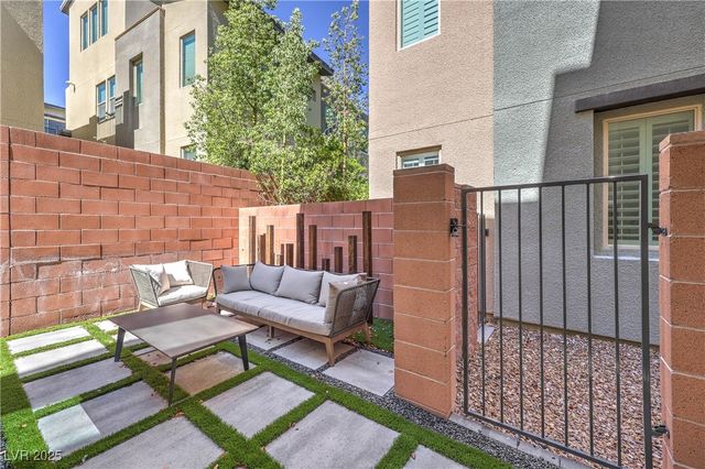 11379 Gravitation Drive, Las Vegas, NV 89135