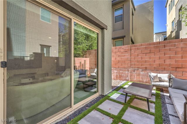 11379 Gravitation Drive, Las Vegas, NV 89135