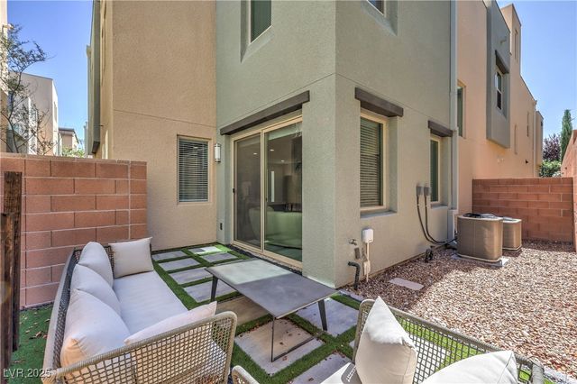 11379 Gravitation Drive, Las Vegas, NV 89135