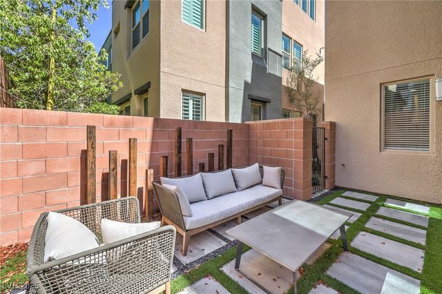 11379 Gravitation Drive, Las Vegas, NV 89135