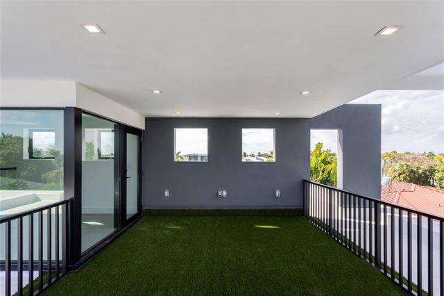 3205 Leigh Road, Pompano Beach, FL 33062