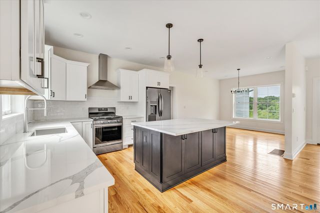 20 Hunting Ridge Road, Middlebury, CT 06762