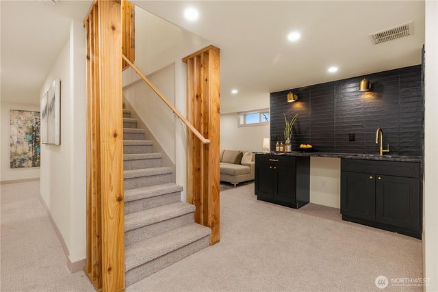 9506 18th Avenue NW, Seattle, WA 98117