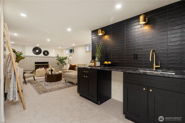 9506 18th Avenue NW, Seattle, WA 98117