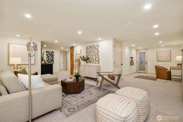 9506 18th Avenue NW, Seattle, WA 98117