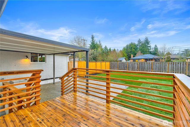 9506 18th Avenue NW, Seattle, WA 98117