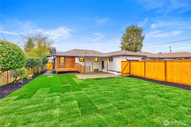 9506 18th Avenue NW, Seattle, WA 98117