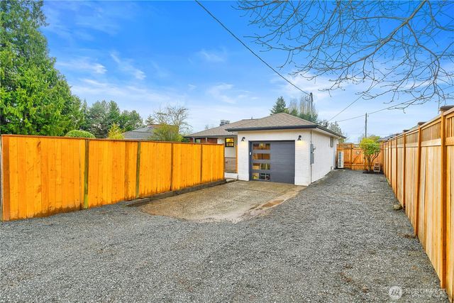 9506 18th Avenue NW, Seattle, WA 98117