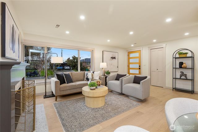 9506 18th Avenue NW, Seattle, WA 98117