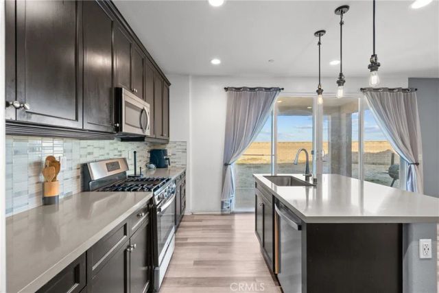 6949 Beale, Palmdale, CA 93552