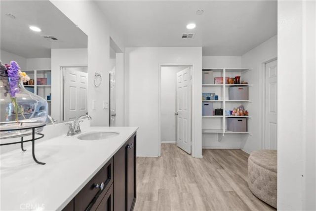 6949 Beale, Palmdale, CA 93552