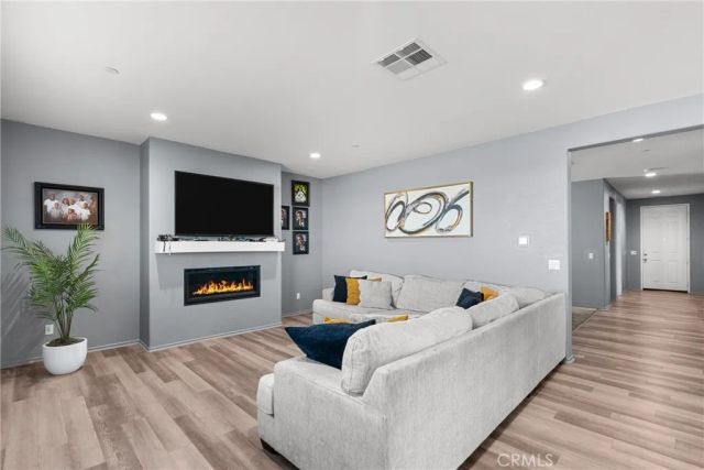 6949 Beale, Palmdale, CA 93552