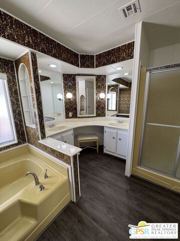 Image 14 of property listing at 345 San Domingo Drive, Palm Springs, CA 92264