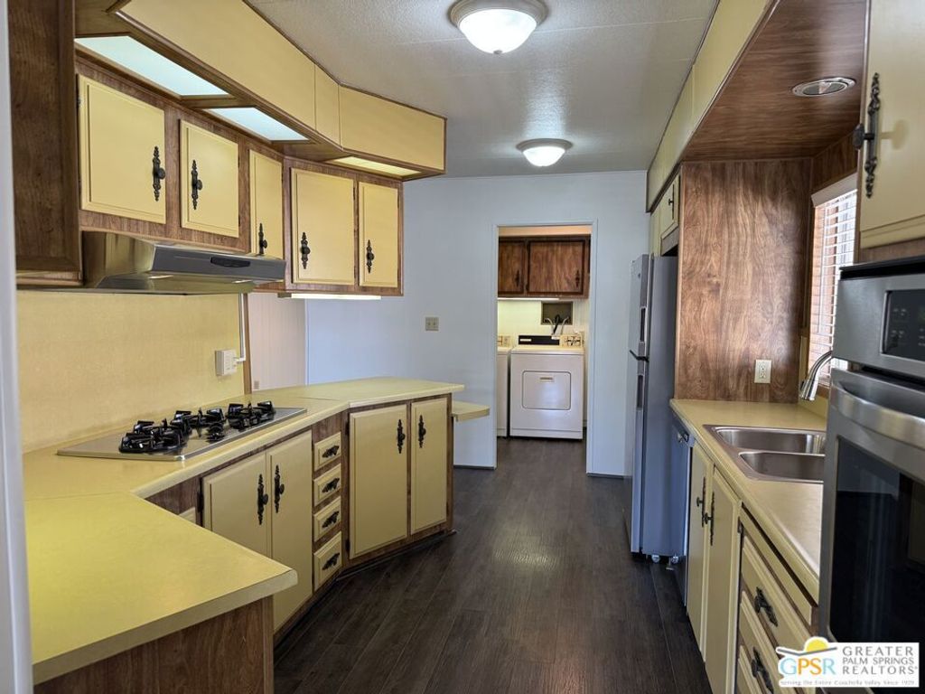 Image 6 of property listing at 345 San Domingo Drive, Palm Springs, CA 92264