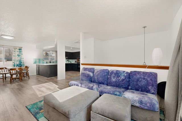 9101 Las Camas Road NE, Albuquerque, NM 87111