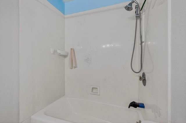 9101 Las Camas Road NE, Albuquerque, NM 87111